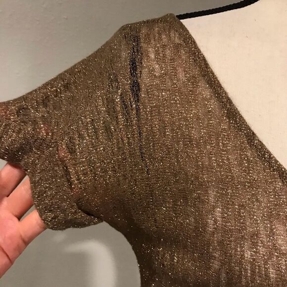 Rhinestones embellished cross short sleeve top - Picture 6 of 11